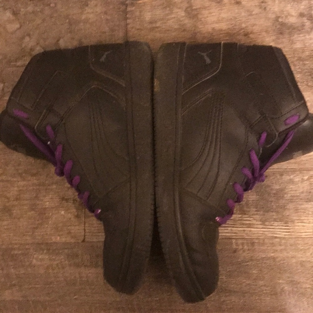 Shoes - Picture 4 of 4
